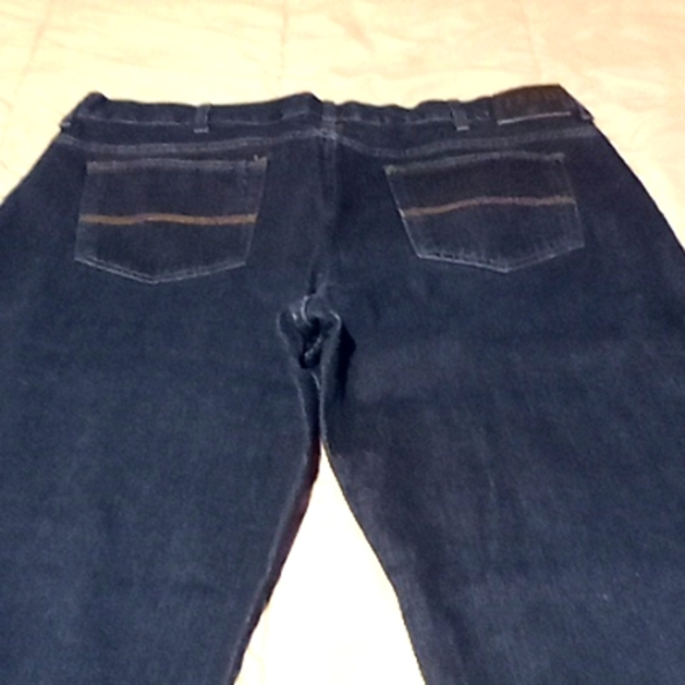 IZOD - Picture 3 of 4